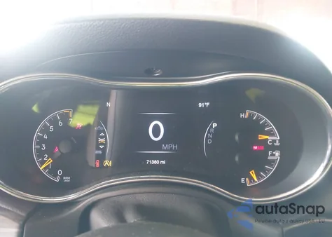 2019 Jeep Grand Cherokee Limited 4X2 z USA, uszkodzony, nr VIN 1C4RJEBG5KC857363